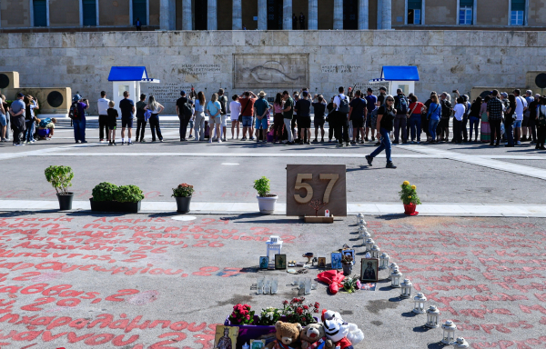 Ο Φεύγας προσβάλλει τους νεκρούς των Τεμπών!