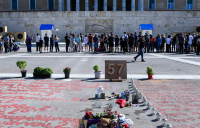 Ο Φεύγας προσβάλλει τους νεκρούς των Τεμπών!