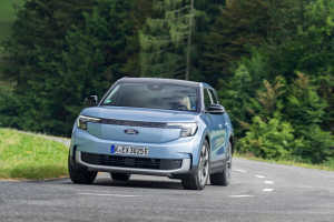 FORD: Η γκάμα των αμιγώς ηλεκτρικών Explorer και Capri ολοκληρώνεται με τις εκδόσεις με μπαταρία Τυπικής Χωρητικότητας