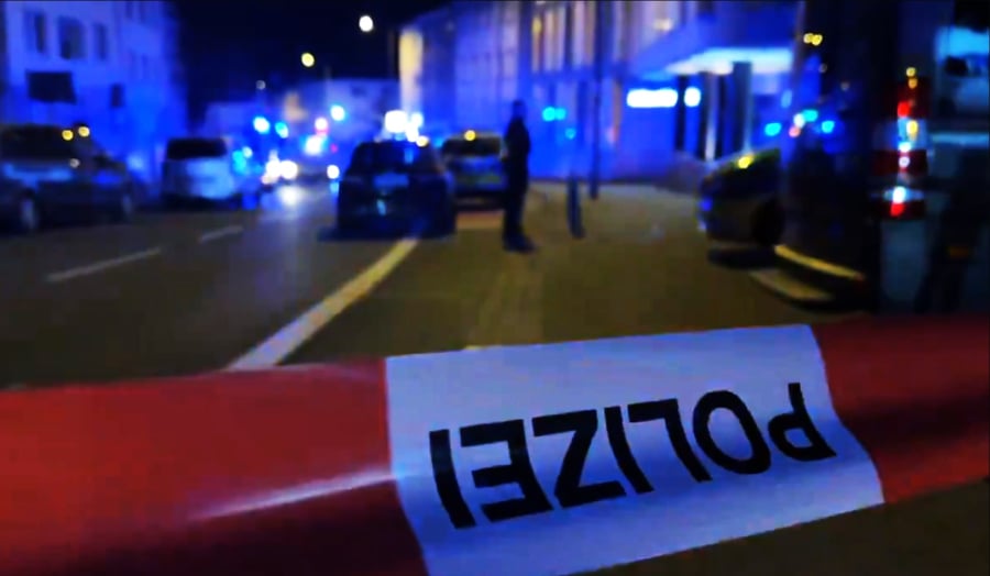 Εφιάλτης σε νοσοκομείο της Γερμανίας - Μια γυναίκα κρατά τουλάχιστον 15 άτομα ομήρους