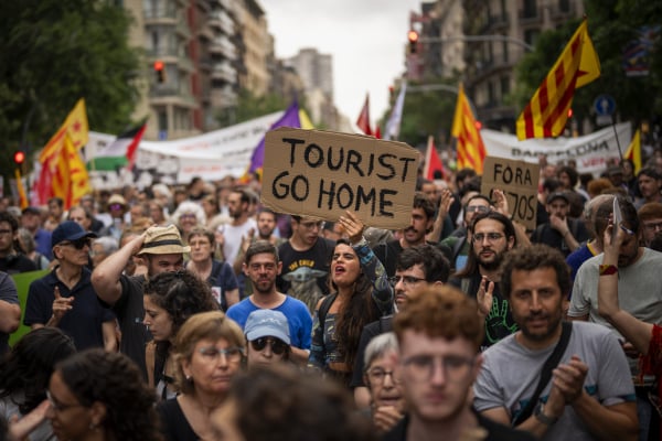 Η στεγαστική κρίση εφιάλτης για εκατομμύρια Ευρωπαίους: Το πλαφόν, η Airbnb και η ελληνική «λύση» των επιδομάτων