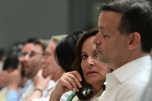 Νέα νευρική κρίση στο ΠΑΣΟΚ: Τα... πρώτα αποτελέσματα της τρίτης θέσης στις δημοσκοπήσεις