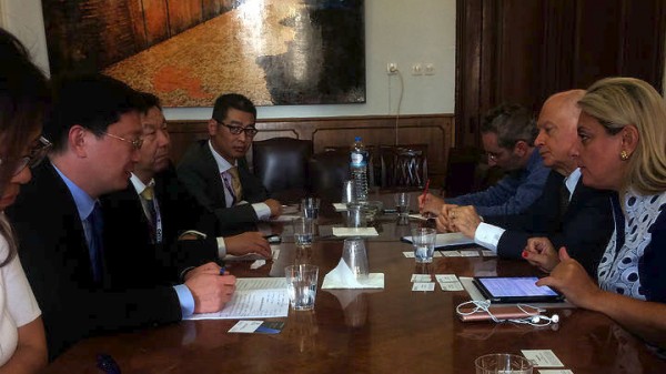 Συνάντηση του Δ. Παπαδημητρίου με στέλεχος της China Development Bank