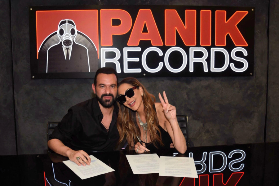 Δέσποινα Βανδή: Ανανέωσε την συνεργασία της με την Panik Records (Εικόνες)