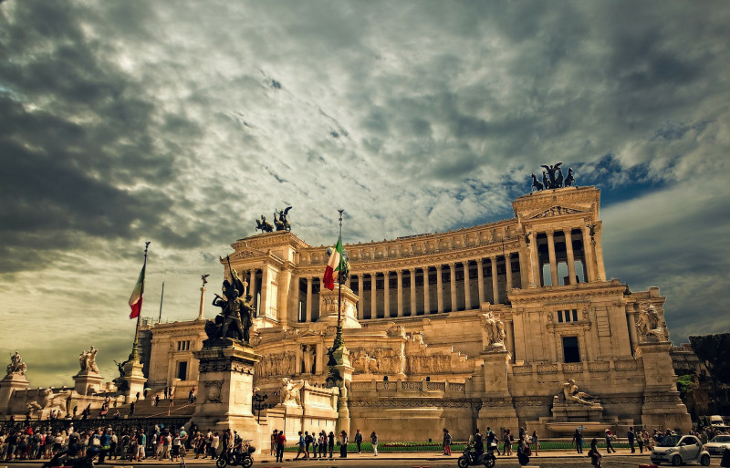 Καταρρέει η κυβέρνηση συνασπισμού στην Ιταλία, παραιτούνται οι υπουργοί του Ρέντσι