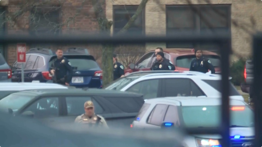 Πυροβολισμοί σε σχολείο στο Ουισκόνσιν – Τουλάχιστον 5 νεκροί, 5 τραυματίες