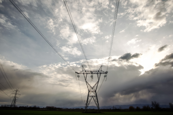 Τρίτη ακριβότερη στην ΕΕ η Ελλάδα στις τιμές ηλεκτρικού ρεύματος λέει η ευρωπαϊκή ΡΑΕ, τι απαντά το υπουργείο