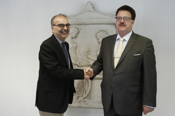 Φούχτελ: Οι τράπεζες και τα απορρίμματα στο επίκεντρο των Γερμανών επιχειρηματιών