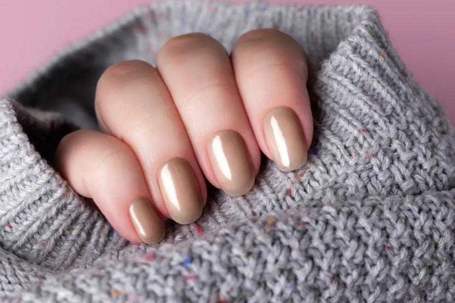 Τα χρώματα και τα σχέδια που κυριαρχούν στα νύχια τώρα και είναι hot