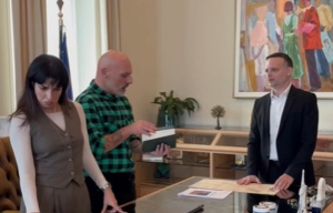 Δούκας για παραμονή Πρωτοχρονιάς στο Σύνταγμα: Με Μόρφη, Μαραβέγια, Σωτηροπούλου και Μουτσινά δεν έχασε κανείς