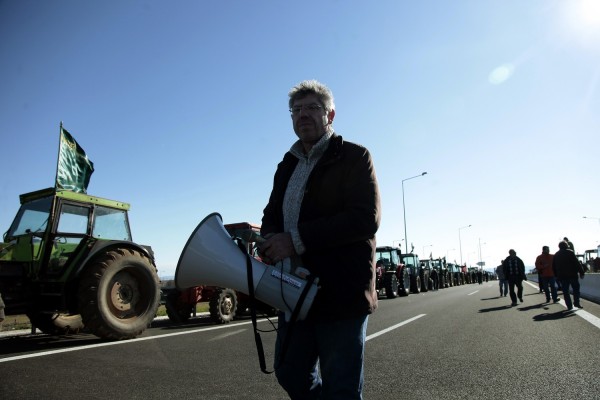 Με νέες κινητοποιήσεις απαντούν οι αγρότες στην κυβέρνηση