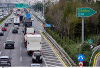 Πολύ αυξημένη η κίνηση στους δρόμους τώρα, «φράκαρε» ο Κηφισός