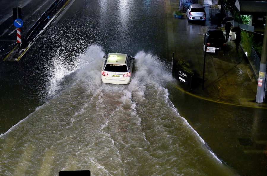 ΣΥΡΙΖΑ για Ποσειδώνος: Η ΝΔ επαίρεται για την Αθηναϊκή Ριβιέρα, κρύβεται όταν η δυσωδία αναβλύζει από τις απαρχαιωμένες υποδομές