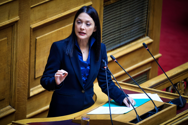 Η Νάντια και το αυτογκόλ του Νίκου