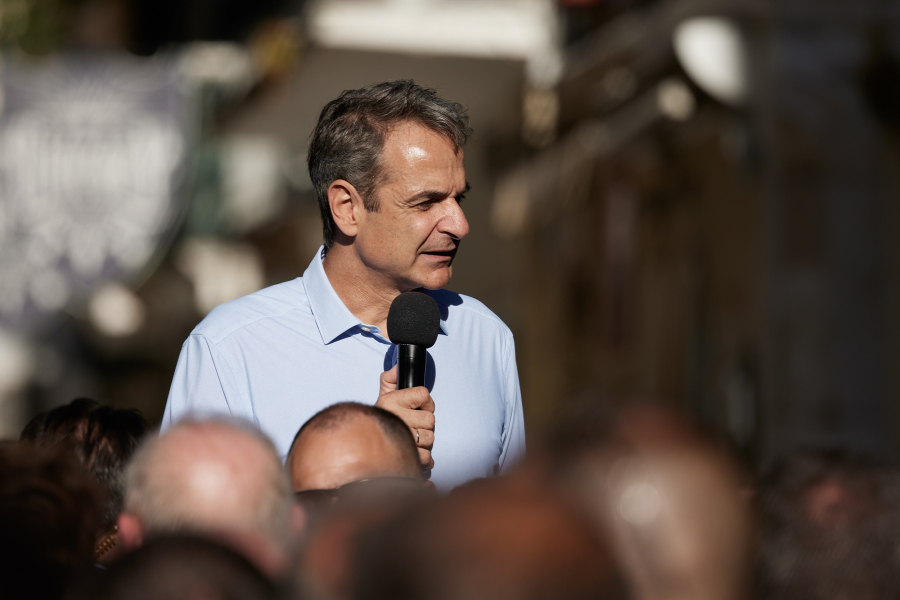 Ακρίβεια, Τέμπη και διαρροή emails «πιέζουν» την κυβέρνηση και την «θετική ατζέντα» Μητσοτάκη