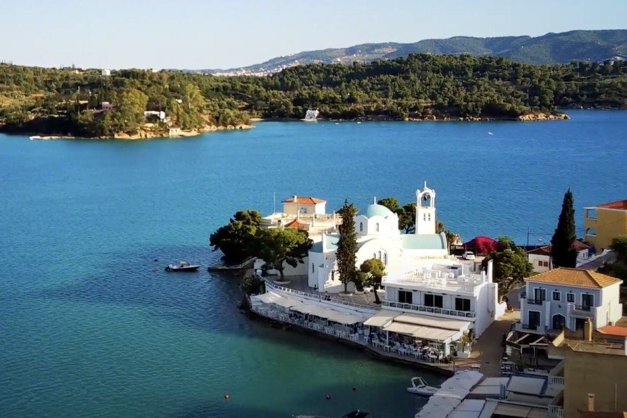 Ο πιο κουκλίστικος προορισμός για εκδρομή κοντά στην Αθήνα που θυμίζει νησί