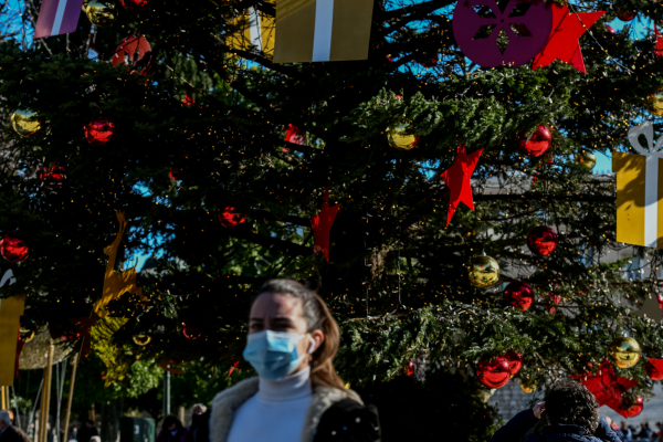 Τζανάκης: «Πιστεύουμε ότι το ταβάνι θα είναι οι 750-800 διασωληνωμένοι» (βίντεο)