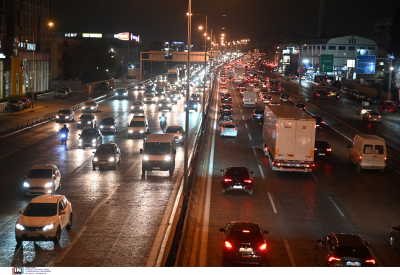 Κυκλοφοριακό χάος στις μεγάλες οδικές αρτηρίες της Αθήνας