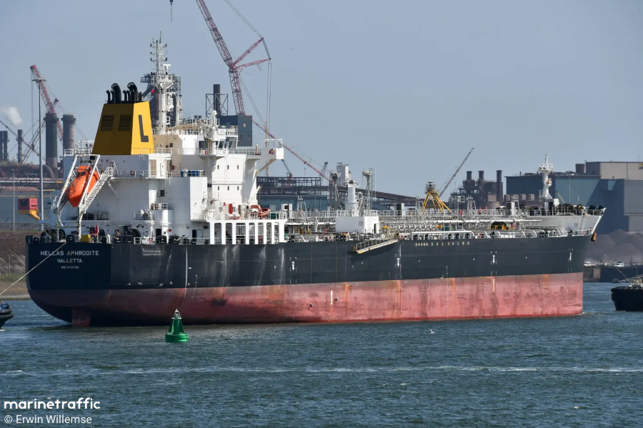 Σομαλία: Ρεσάλτο πειρατών σε ελληνικών συμφερόντων τάνκερ - 5 Έλληνες στο πλήρωμα