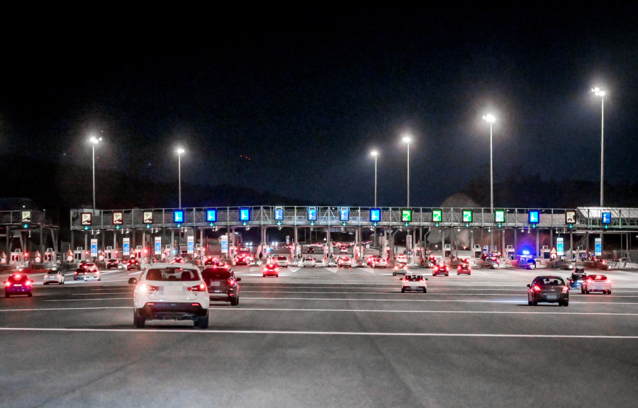 Πού έχει κίνηση τώρα - Συνεχίζουν να επιστρέφουν οι εκδρομείς της Καθαράς Δευτέρας (εικόνες)