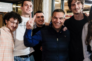 Έπεσαν - και θα πέφτουν - υπογραφές στην Αμαλίας