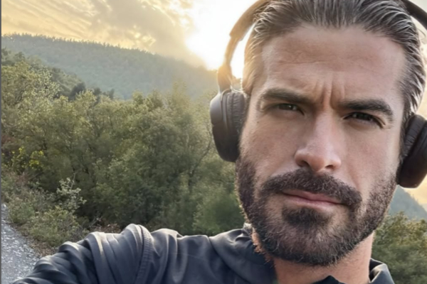 Άρης Μουγκοπέτρος: «Δεν αντέχω να πιάσω κλαρίνο στα χέρια μου» (Βίντεο)