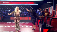 The Voice: Η Πάολα έκλεψε τις εντυπώσεις στην πρεμιέρα - Το φιλί στην Παπαρίζου και ο χορός στη σκηνή (Βίντεο)