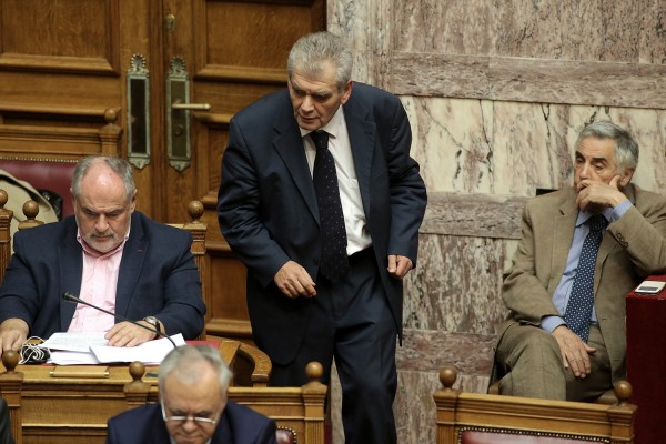 Παπαγγελόπουλος: "Γι αυτή την γελοία καταγγελία πρέπει να συγκροτηθεί ειδική κοινοβουλευτική επιτροπή;".