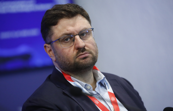 Κώστας Ζαχαριάδης: «Άνοιωθο επιτελείο, αχάμπαρος πρωθυπουργός»