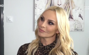 Πέγκυ Ζήνα: «Δεν μαχαιρώνω πισώπλατα - Υπήρξε η σκέψη να κάνω μία παύση στο τραγούδι»