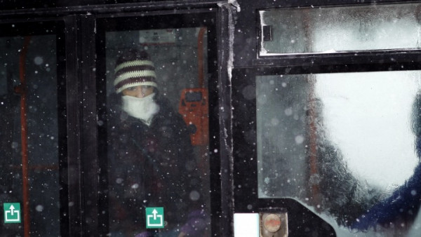 Ρουμανία: Πρόστιμο στους επιβάτες μέσων μαζικής μεταφοράς που φορούν βρώμικα ρούχα