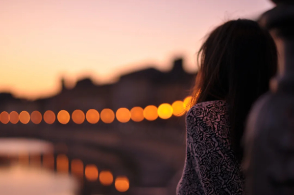 Οι αισθήσεις της πόλης – ο ρυθμός, οι μυρωδιές, το φως κάθε urban σκηνικού