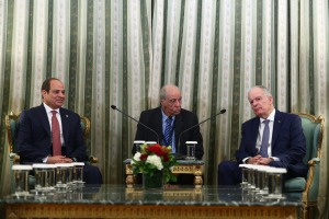 Έφτασε ο Αλ Σίσι στην Ελλάδα: Συνάντηση με Τασούλα, «βλέπει» Μητσοτάκη
