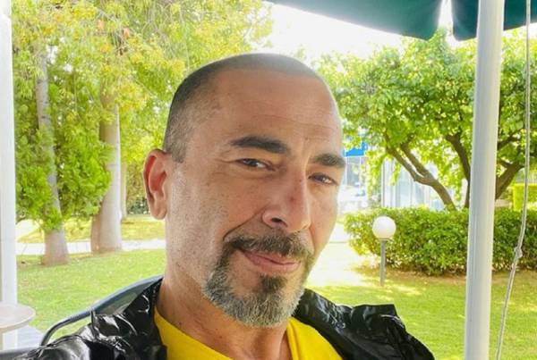 «Ακροβατεί σε ένα σκοινί» με νέο κόμμα ο Βαλάντης - Κατεβαίνει στην πολιτική