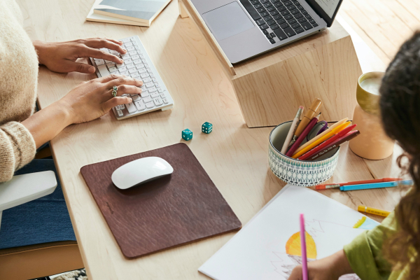 ΔΥΠΑ: Έρχεται νέο πρόγραμμα με επιδότηση για μητέρες ανηλίκων τέκνων