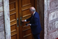 Σάλος με τον Γιώργο Φλωρίδη στη Βουλή