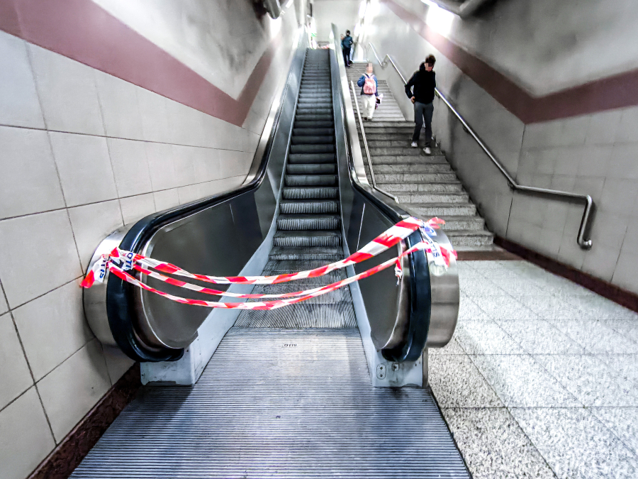 Αδιανόητο: Κλείνουν σταθμοί του Μετρό λόγω ορκωμοσίας Τασούλα