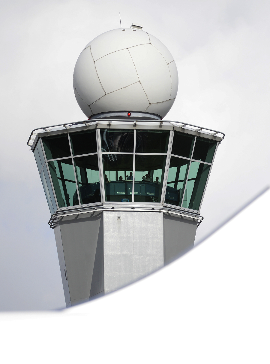 Το αεροδρόμιο του Άμστερνταμ ακυρώνει δεκάδες πτήσεις λόγω καταιγίδας