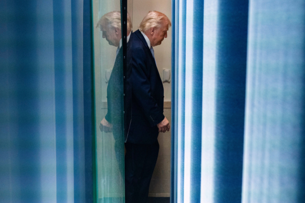 Τα τελεσίγραφα του Τραμπ στο Ιράν - Απείλησε αλλά δεν τα τήρησε