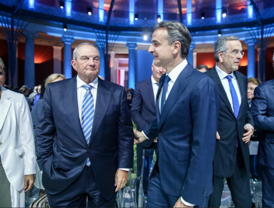 Καραμανλής και Σαμαράς ζητούν αλλαγή ρότας από τον Μητσοτάκη