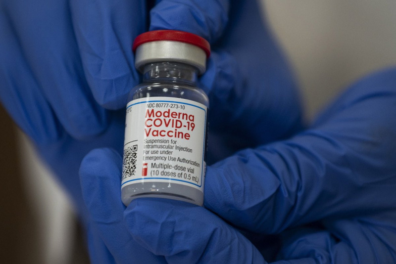 CNN: Η Καλιφόρνια παύει τη χορήγηση δόσεων του εμβολίου της Moderna λόγω παρενεργειών