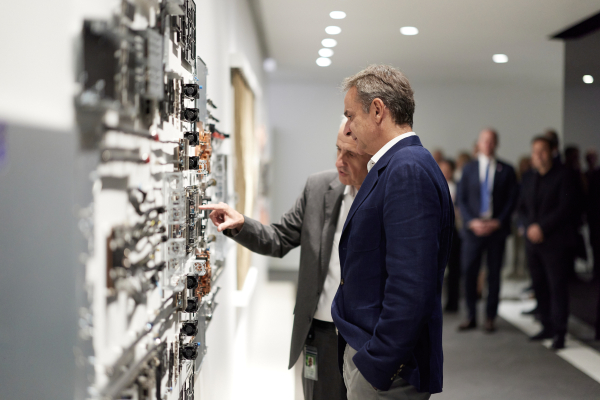 Greek Prime Minister Courts Silicon Valley on AI and Investment
