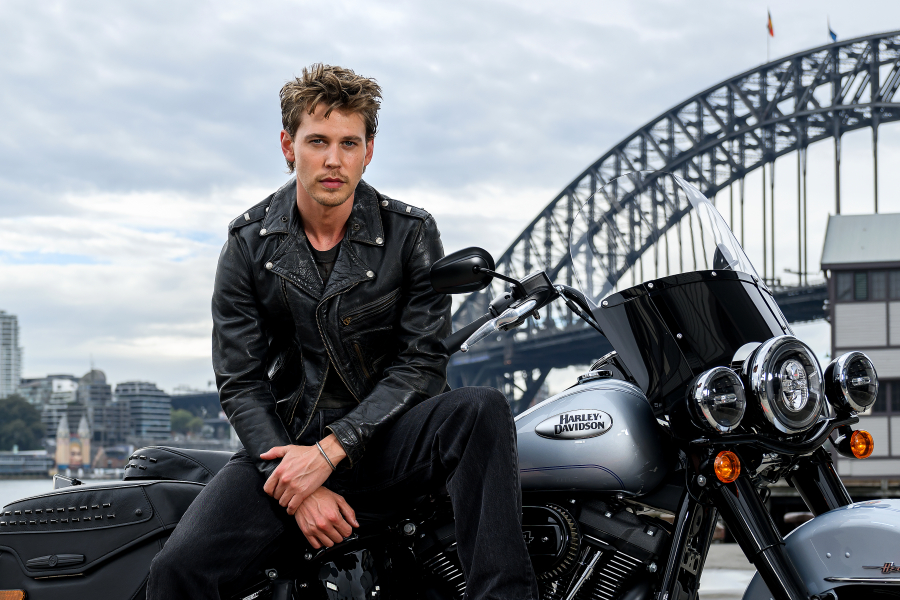 O Όστιν Μπάτλερ γίνεται American Psycho