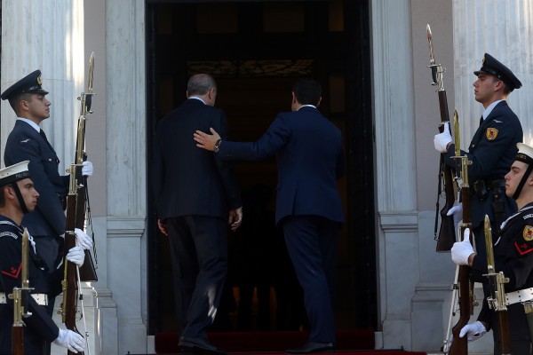 «Μυρίζει» μπαρούτι στο Αιγαίο - «Τεντώνει» το σχοινί ο Ερντογάν