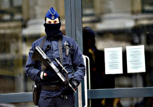 Συναγερμός στο Λονδίνο - Υποπτα πακέτα σε σιδηροδρομικό σταθμό και αεροδρόμιο