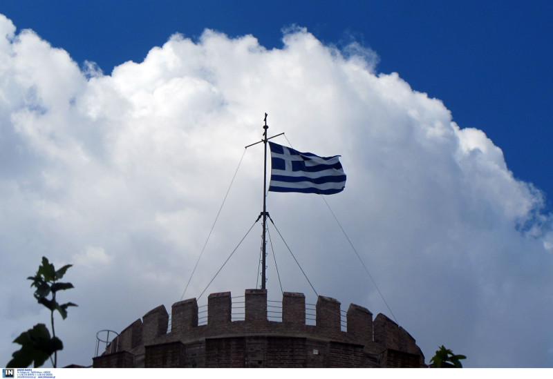 Καιρός σήμερα: Με ήλιο και με λίγες τοπικές βροχές κάνει ποδαρικό το νέο έτος