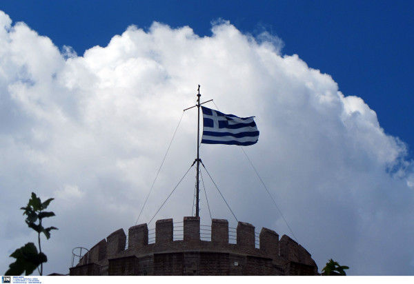 Καιρός σήμερα: Με ήλιο και με λίγες τοπικές βροχές κάνει ποδαρικό το νέο έτος