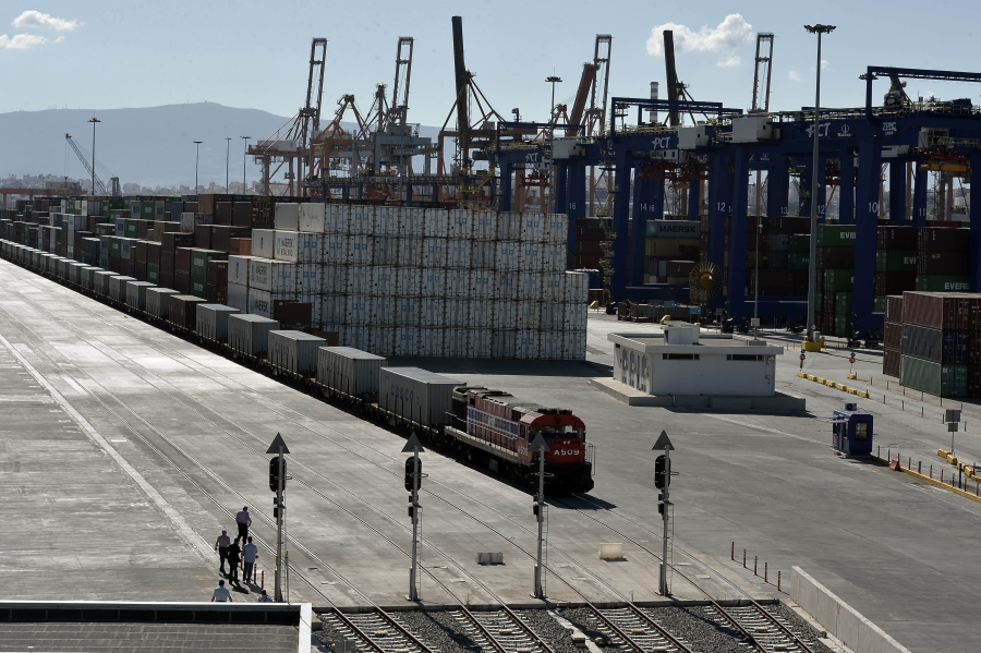 Greek Shipping Solidifies Global Leadership, Controlling 20% of World's Deep-Sea Fleet