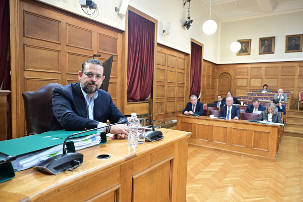 Εξεταστική για ΟΠΕΚΕΠΕ: Ο Μάκης, ο γκάνγκστερ και τα 500 χιλιάρικα – Η κατάθεση που άναψε «φωτιές»