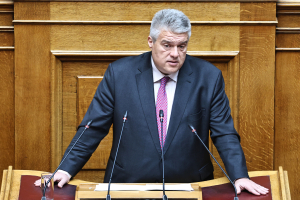 «Χτύπημα» Χρυσομάλλη: Εγείρει θέμα αντισυνταγματικότητας για άρθρο του νέου Κώδικα Τοπικής Αυτοδιοίκησης